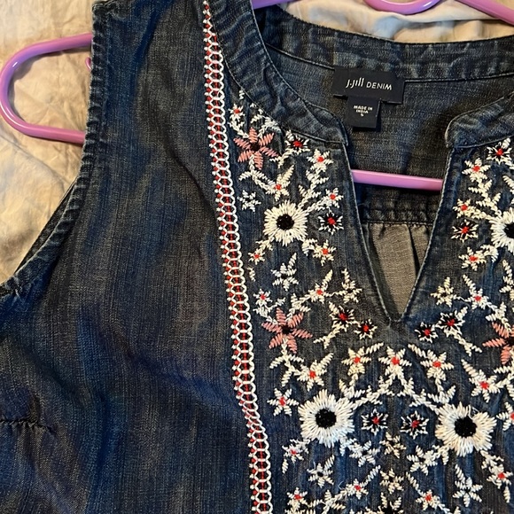 2/$10 J Jill Denim shirt with embroidery.  EUC. No signs of wear Small - Picture 3 of 8